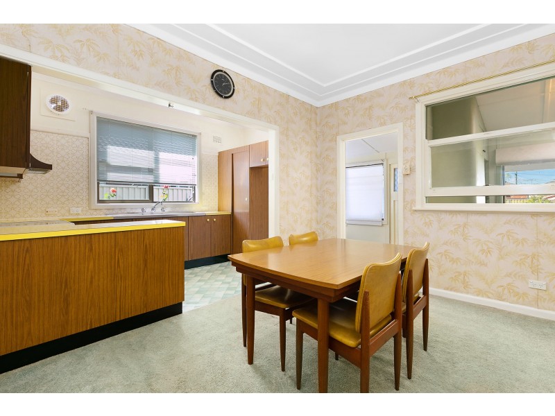 29 Kelvin Parade, Picnic Point NSW 2213