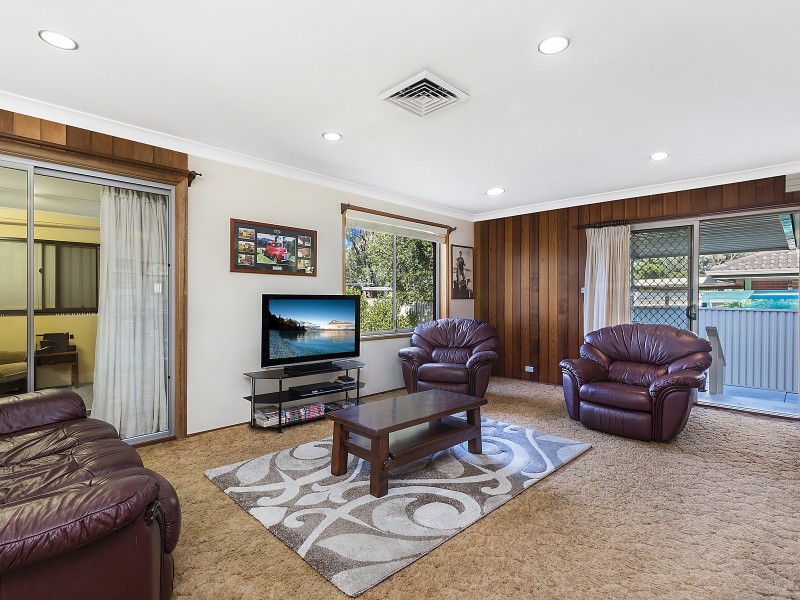 35 Kathleen Parade, Picnic Point NSW 2213
