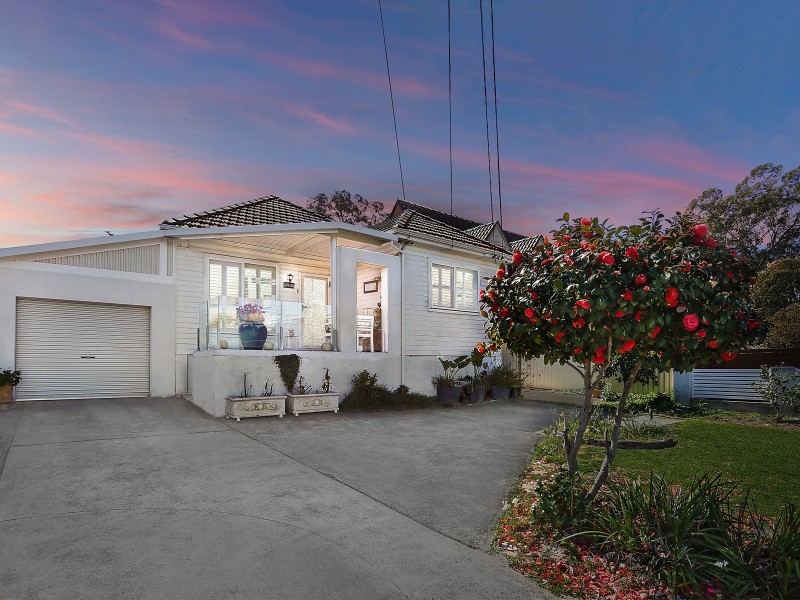 747 Henry Lawson Drive, Picnic Point NSW 2213