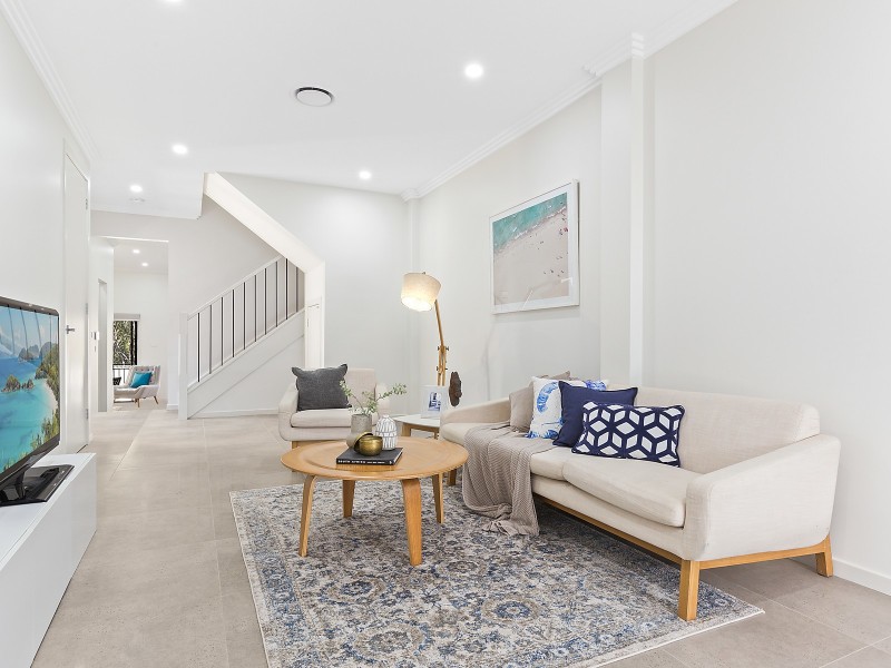 45 Parkview Avenue, Picnic Point NSW 2213