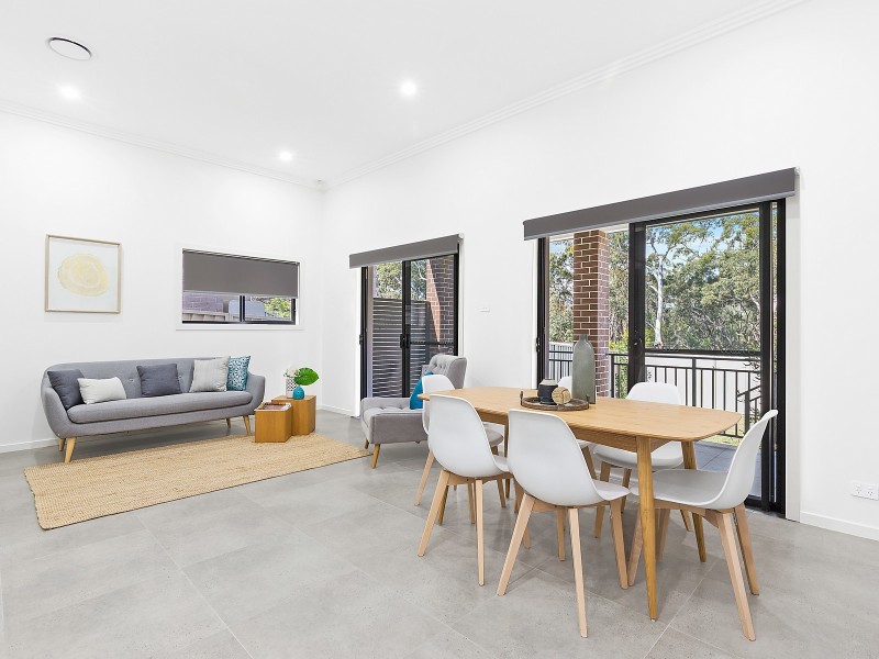 45 Parkview Avenue, Picnic Point NSW 2213
