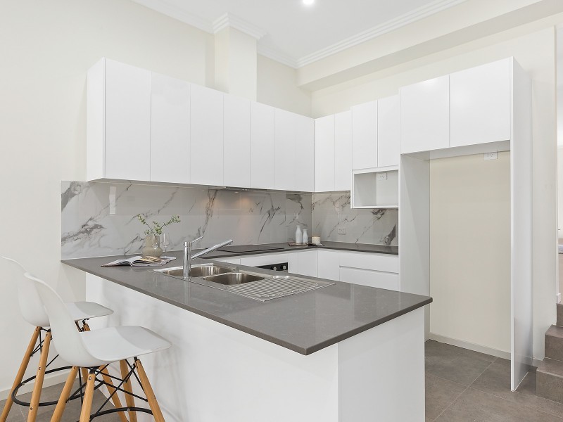 45 Parkview Avenue, Picnic Point NSW 2213