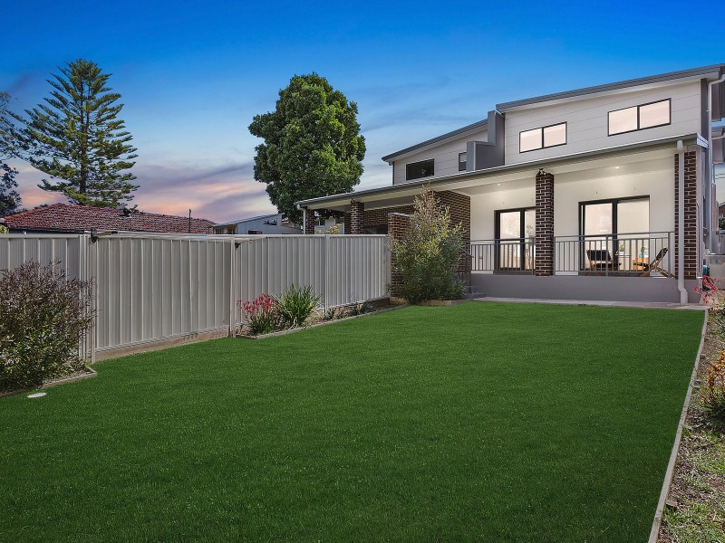 45 Parkview Avenue, Picnic Point NSW 2213