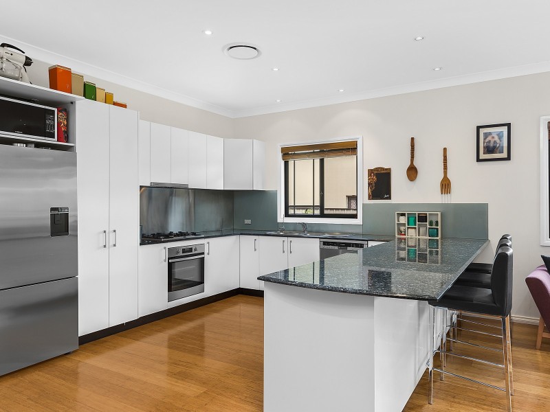 4 Edinburgh Drive, Revesby Heights NSW 2212