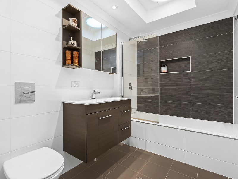 4 Edinburgh Drive, Revesby Heights NSW 2212