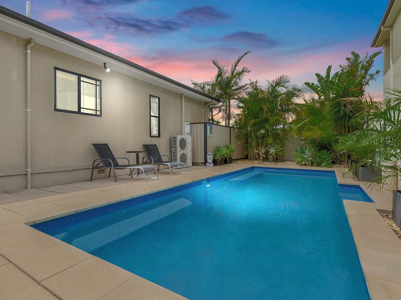 4 Edinburgh Drive, Revesby Heights NSW 2212