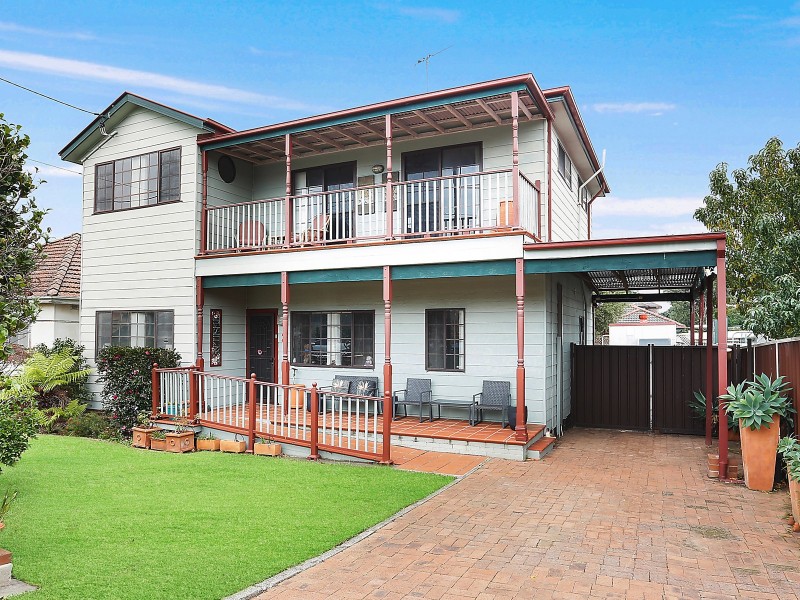 2 Denny Road, Picnic Point NSW 2213