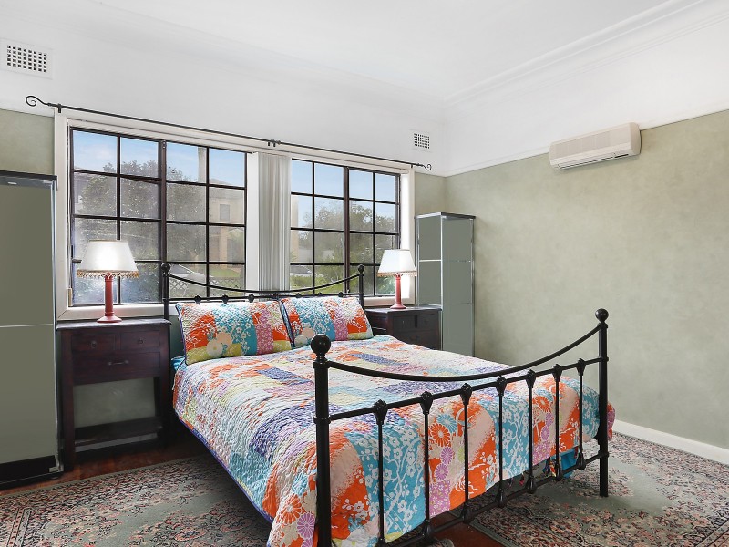 2 Denny Road, Picnic Point NSW 2213