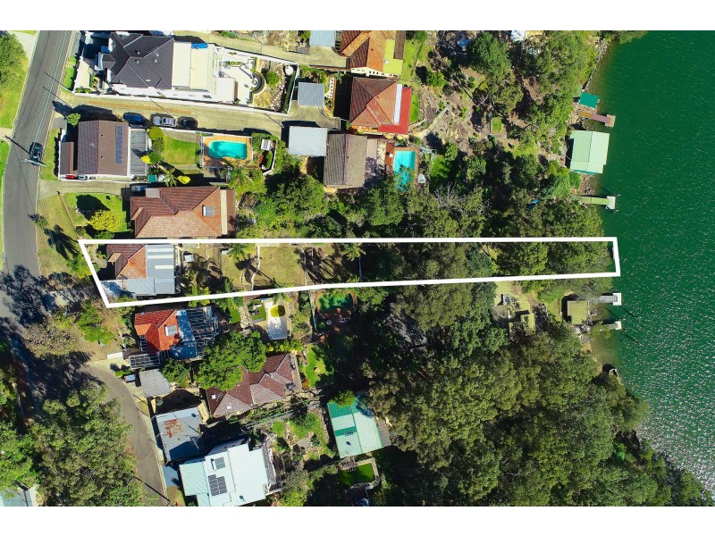 18 Moons Avenue, Lugarno NSW 2210