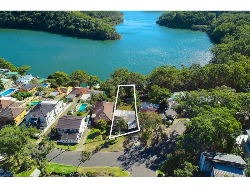 18 Moons Avenue, Lugarno NSW 2210