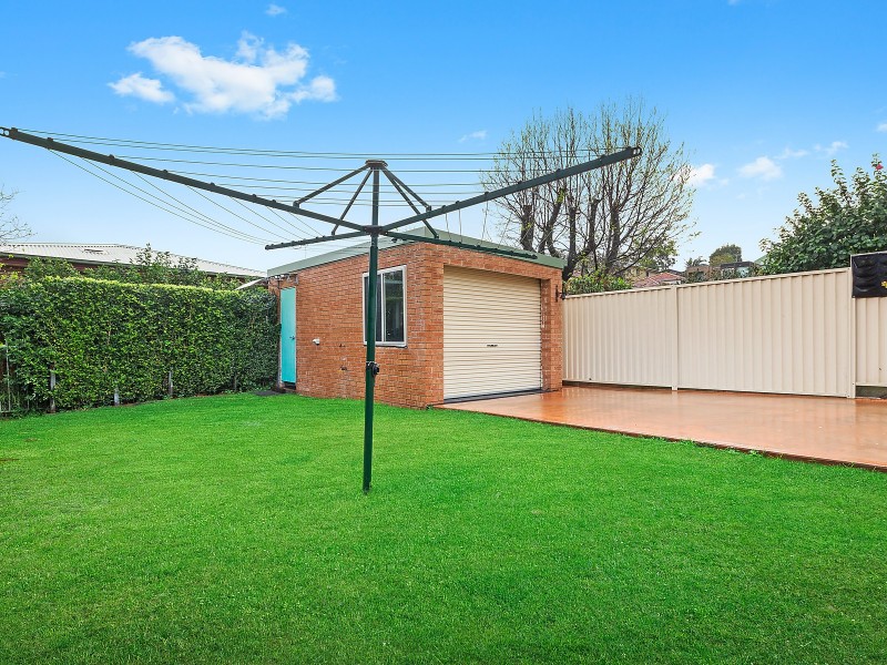 7 Paris Street, Carlton NSW 2218
