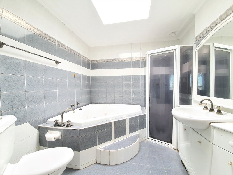 9 Law Crescent, Tregear NSW 2770