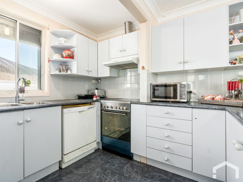 20 Tichborne Dr, Quakers Hill NSW 2763