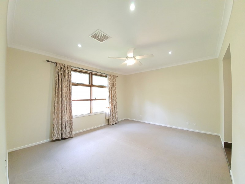 64 Bridgewood Drive, Beaumont Hills NSW 2155