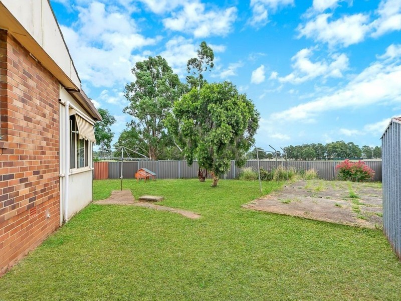 26 Nauru Crescent, Lethbridge Park NSW 2770