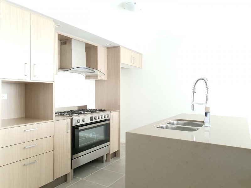 64 Flynn Circuit, Jordan Springs NSW 2747