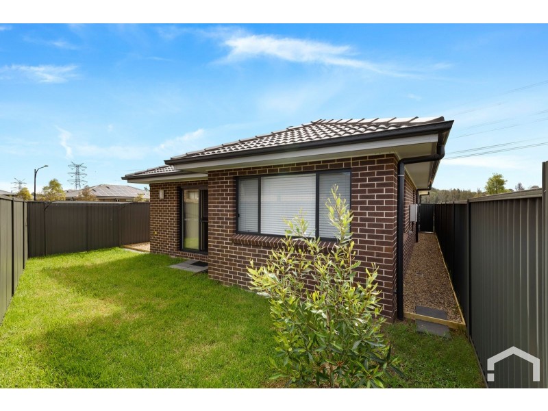 64 Flynn Circuit, Jordan Springs NSW 2747