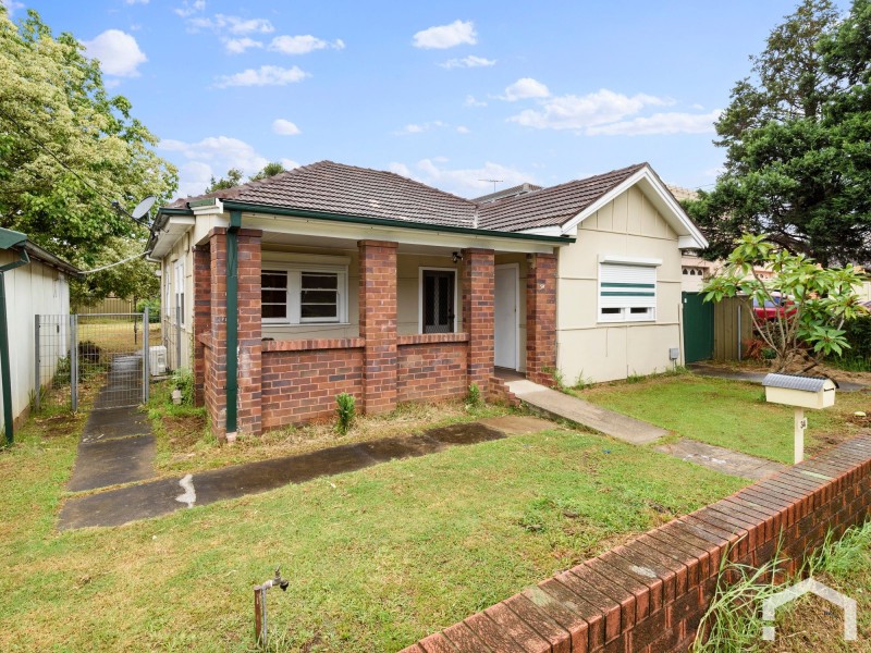 34 Moorebank Ave, Moorebank NSW 2170