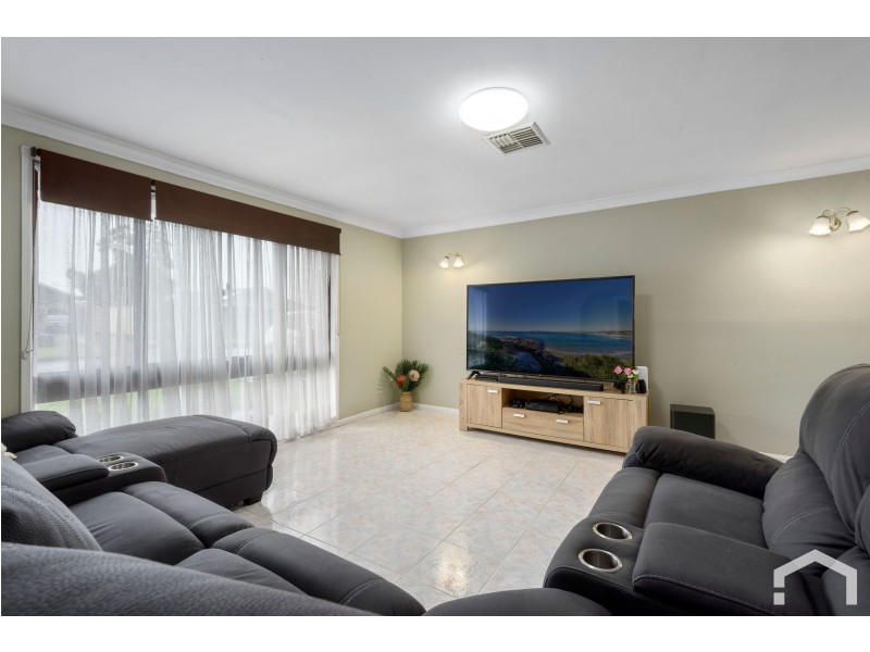 2 Hassett Place, St Clair NSW 2759
