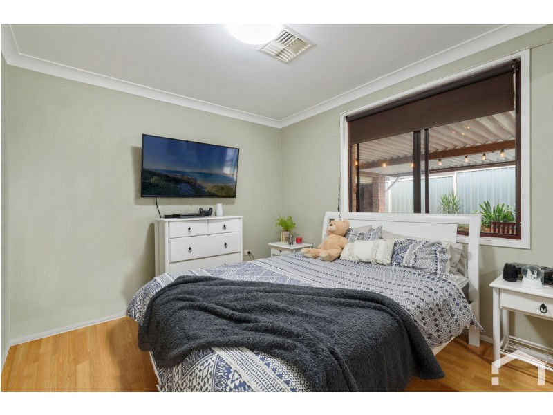 2 Hassett Place, St Clair NSW 2759