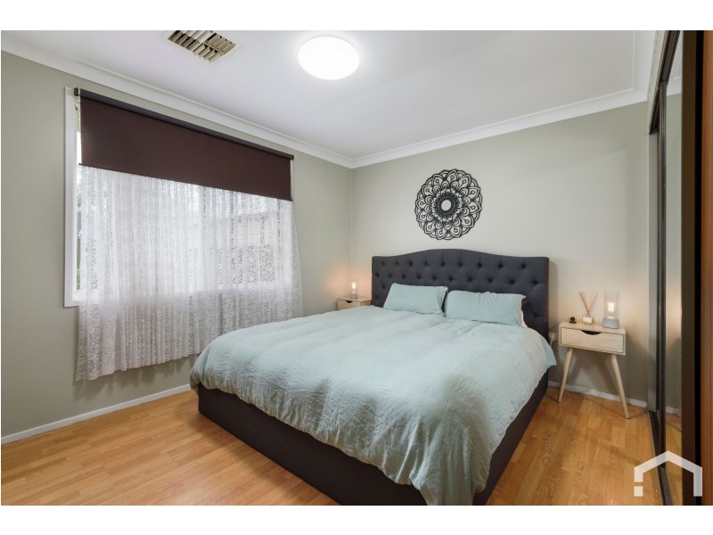 2 Hassett Place, St Clair NSW 2759