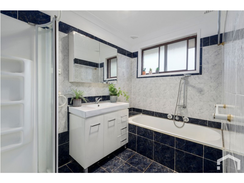 2 Hassett Place, St Clair NSW 2759