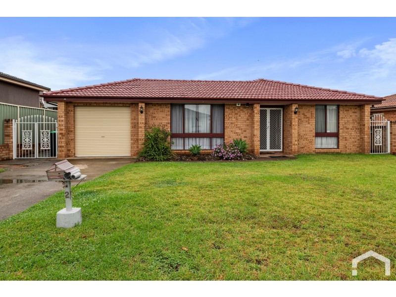 2 Hassett Place, St Clair NSW 2759