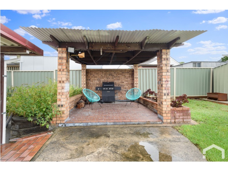 2 Hassett Place, St Clair NSW 2759