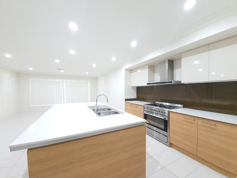 10 Greenhood Crescent, Denham Court NSW 2565
