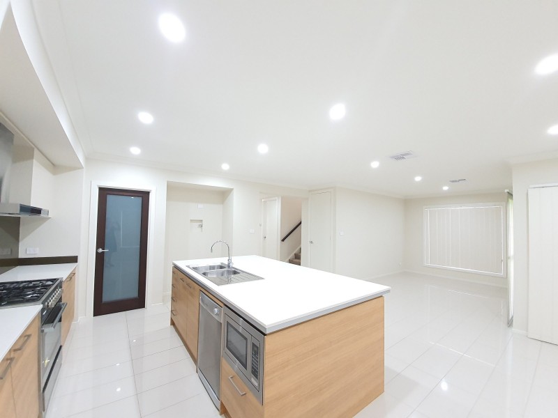 10 Greenhood Crescent, Denham Court NSW 2565