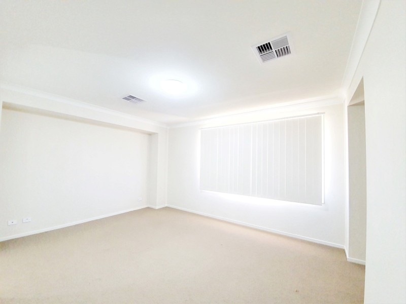 10 Greenhood Crescent, Denham Court NSW 2565