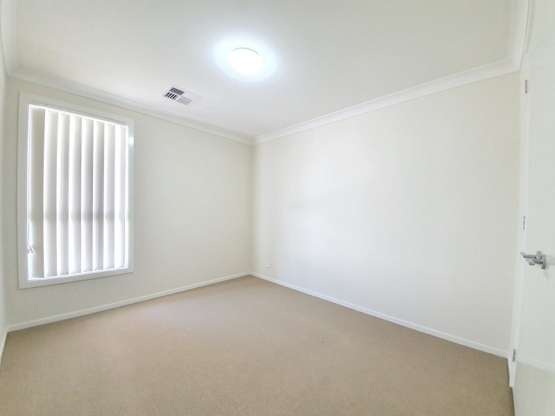 10 Greenhood Crescent, Denham Court NSW 2565