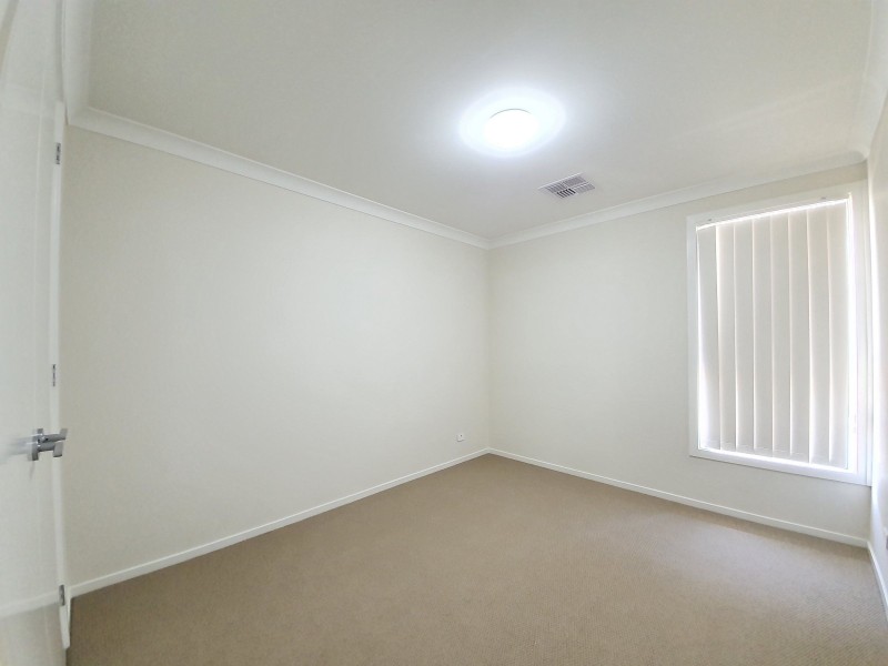 10 Greenhood Crescent, Denham Court NSW 2565