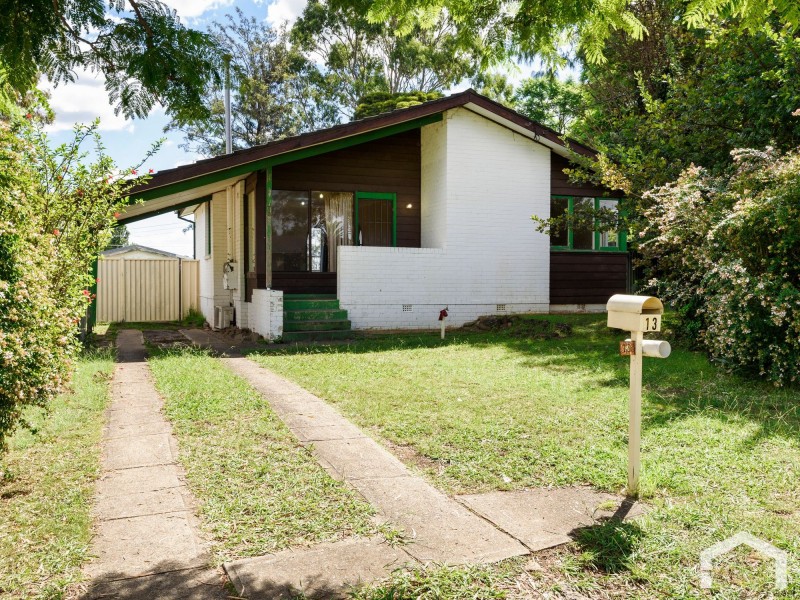 13 Field Place, Blackett NSW 2770
