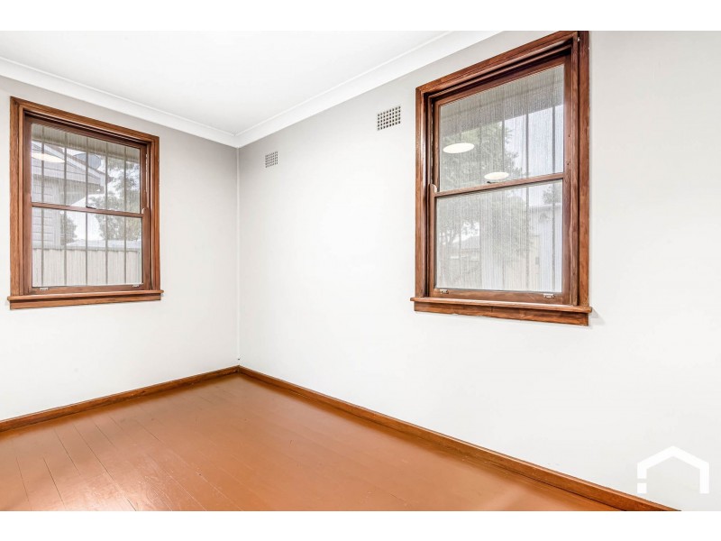 176 Woodstock Avenue, Whalan NSW 2770