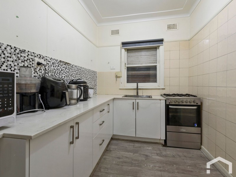 34 Moorebank Avenue, Moorebank NSW 2170