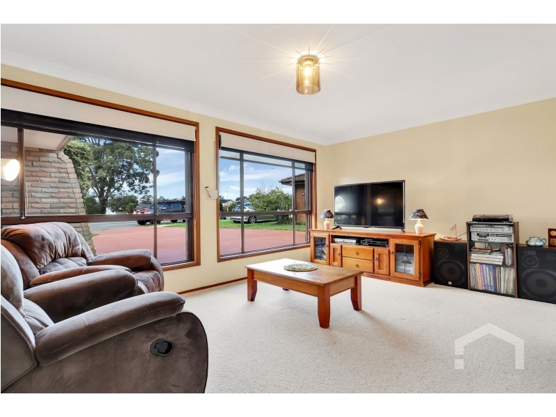 25 Cook Parade, St Clair NSW 2759