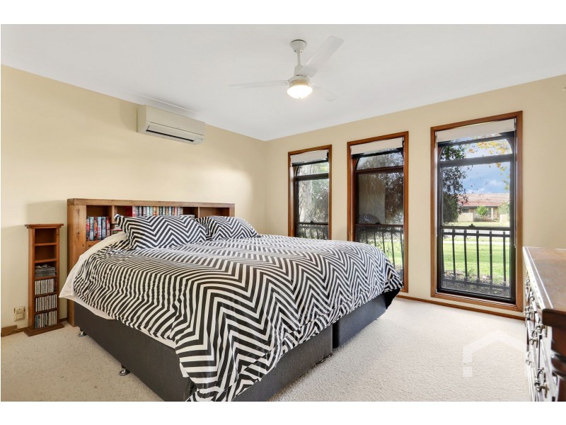 25 Cook Parade, St Clair NSW 2759