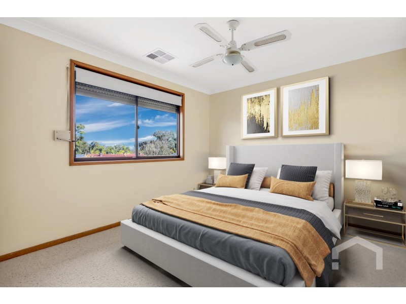 25 Cook Parade, St Clair NSW 2759