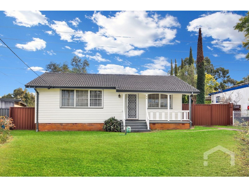 28 Lucena Crescent, Lethbridge Park NSW 2770