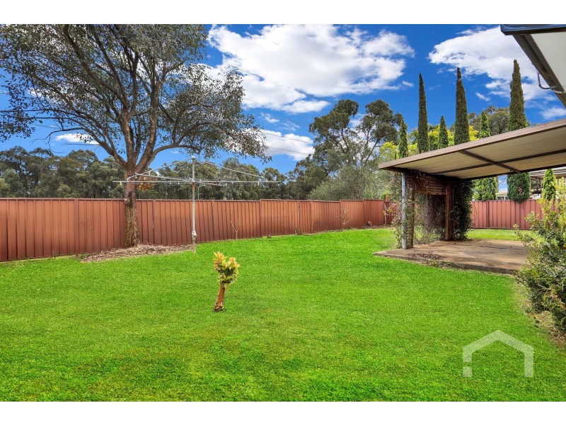 28 Lucena Crescent, Lethbridge Park NSW 2770