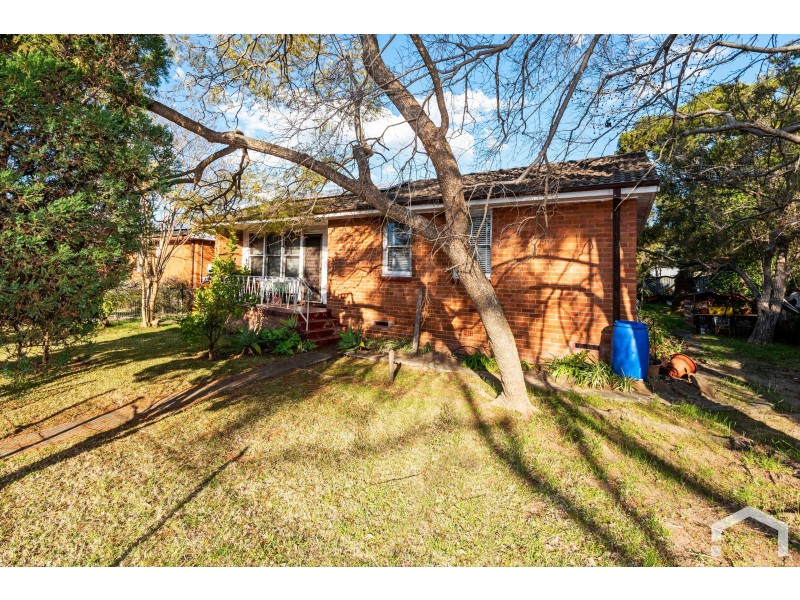 34 Mariana Cres, Lethbridge Park NSW 2770