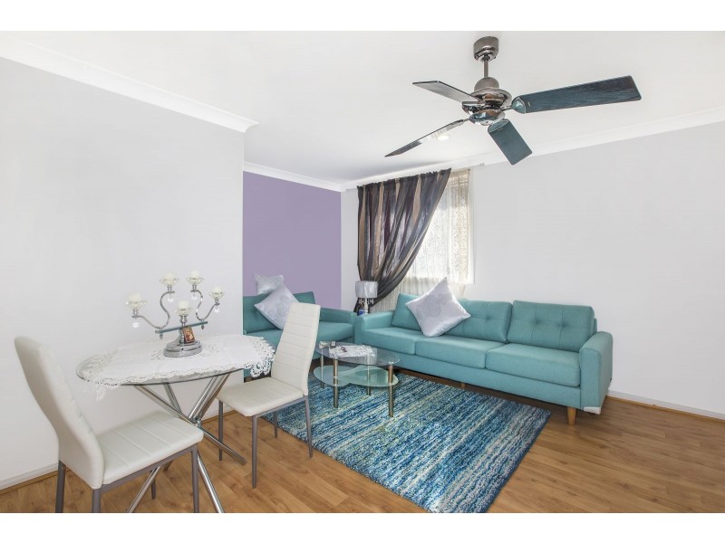 37 Farnsworth Avenue, Campbelltown NSW 2560