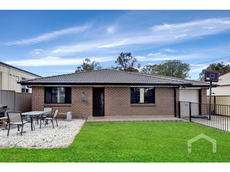 45 & 45a Lucena Crescent, Lethbridge Park NSW 2770