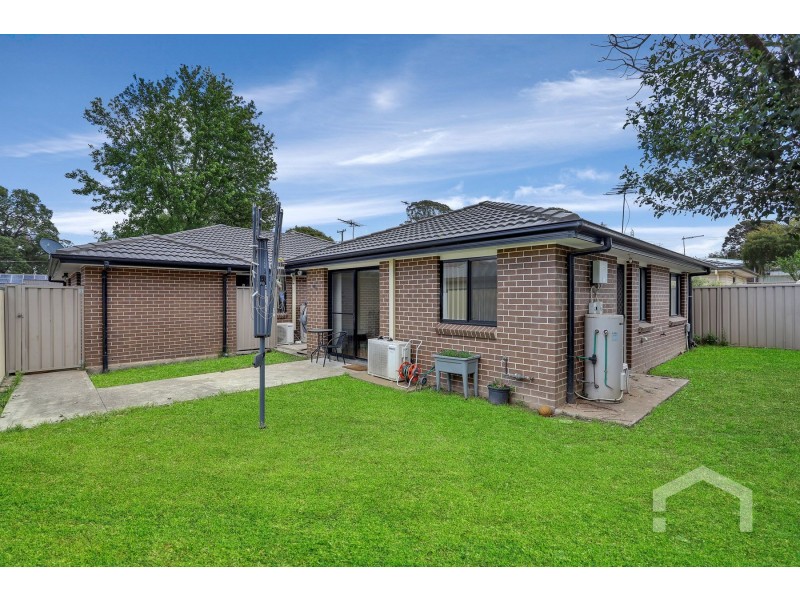 45 & 45a Lucena Crescent, Lethbridge Park NSW 2770