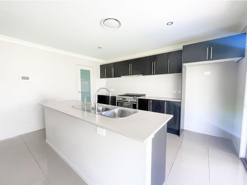 18 Diamond Hill Circuit, Edmondson Park NSW 2174