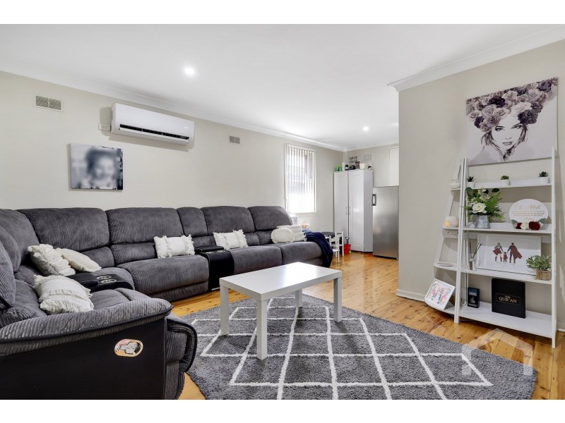 57 Mariana Cresent, Lethbridge Park NSW 2770