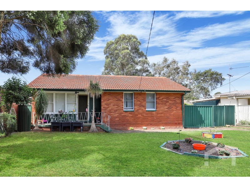 57 Mariana Cresent, Lethbridge Park NSW 2770