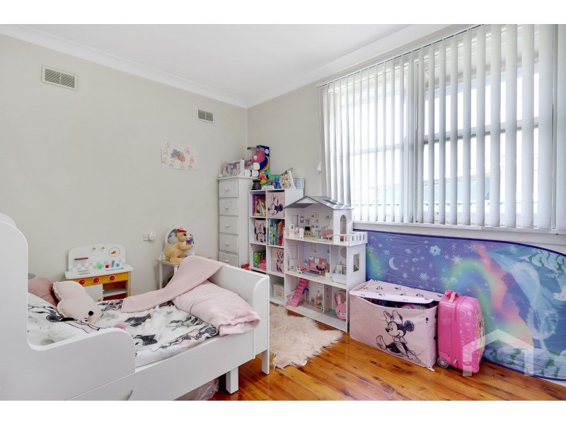 57 Mariana Cresent, Lethbridge Park NSW 2770