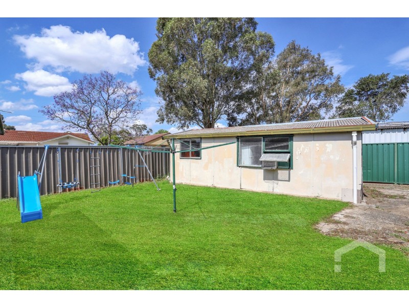 57 Mariana Cresent, Lethbridge Park NSW 2770